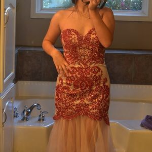 NEVER WORN PROM/PAGEANT DRESS